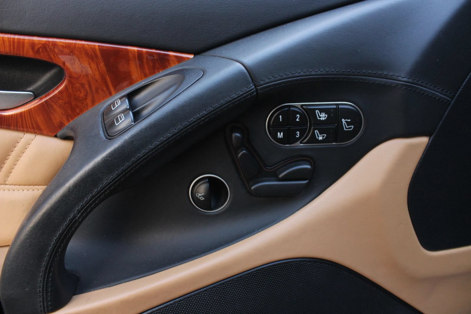 Used 2011 Mercedes-Benz SL 550 image 19