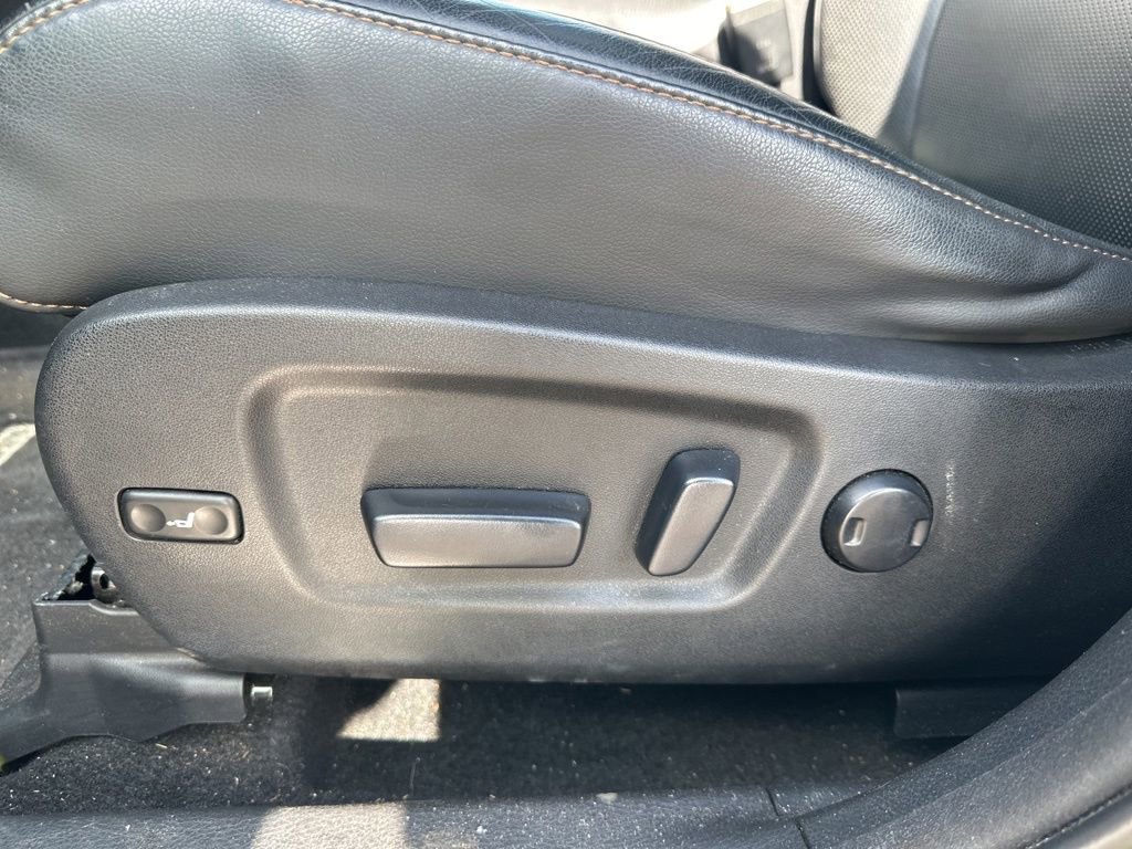 Used 2014 Toyota Highlander Limited AWD/4WD image 17