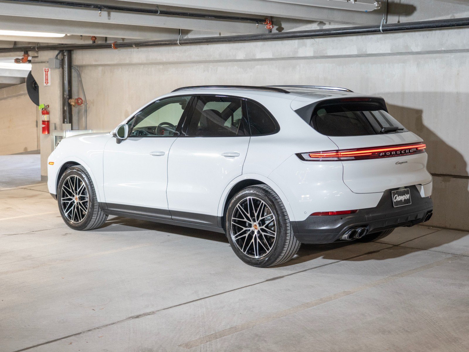 Certified 2026 Porsche Cayenne AWD/4WD image 3