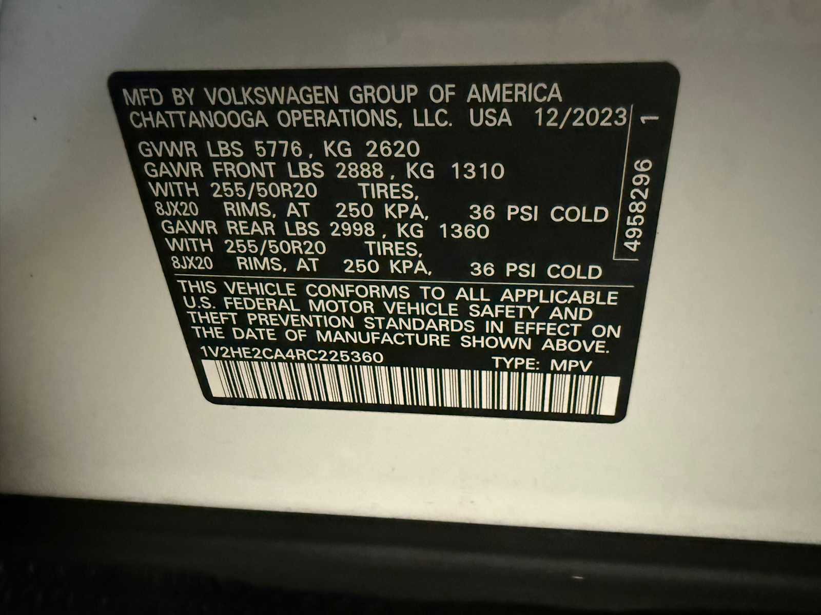 Certified 2024 Volkswagen Atlas Cross Sport SE image 38