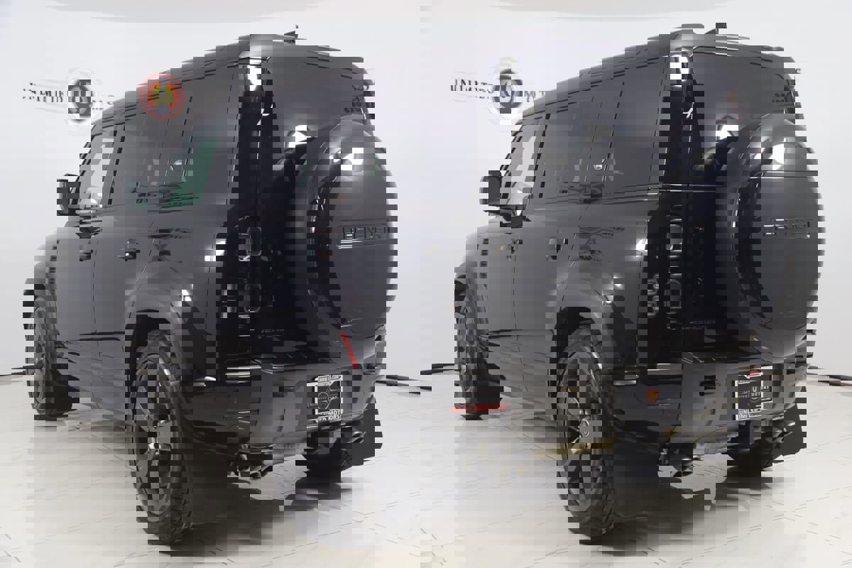 Used 2023 Land Rover Defender 110 V8 image 4