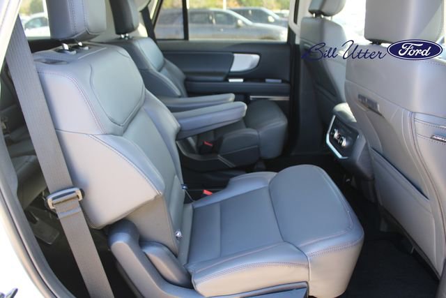 New 2025 Ford Expedition Active image 9