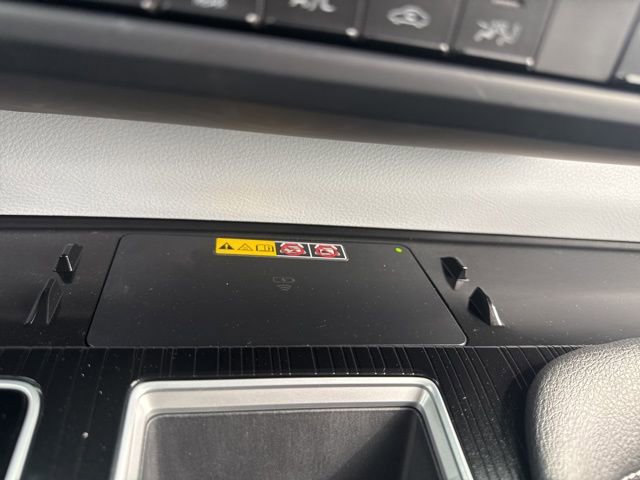 Used 2025 Toyota Sienna XSE w/ XSE Plus Package AWD/4WD image 18