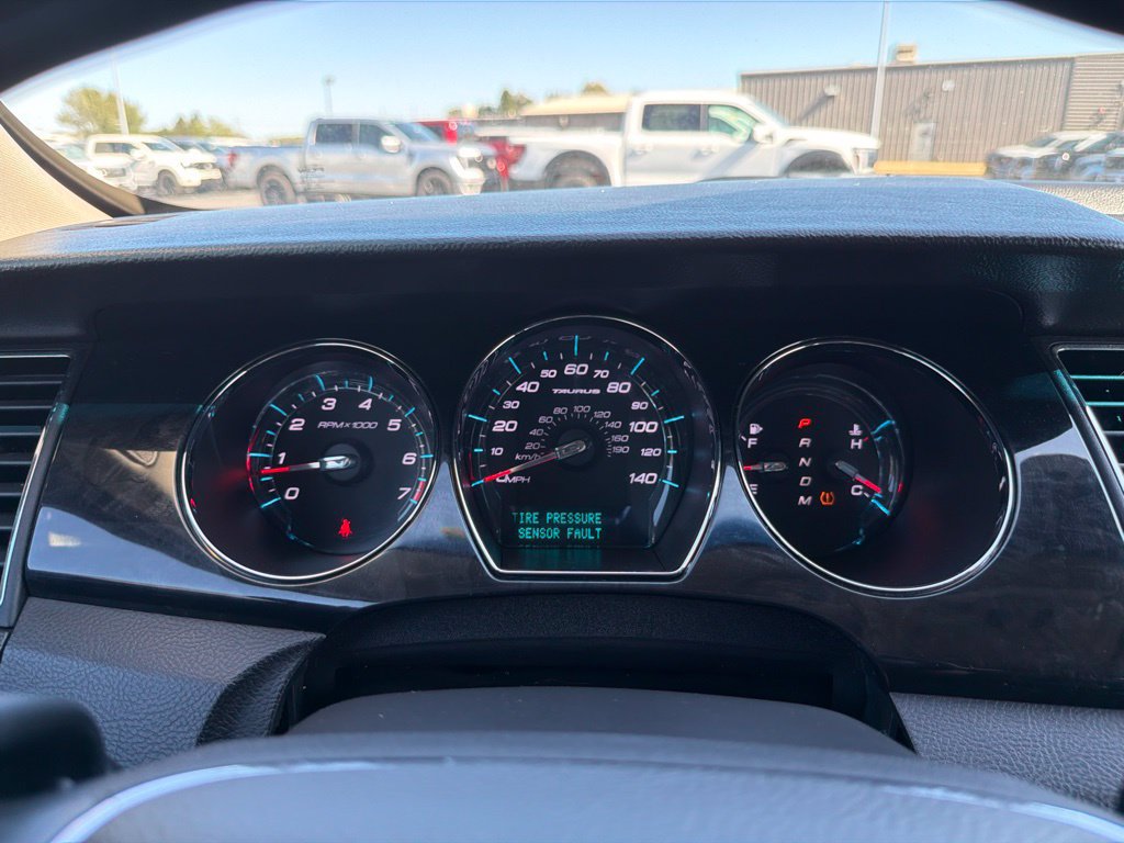 Used 2011 Ford Taurus Limited w/ 303A Rapid Spec Order Code FWD image 15