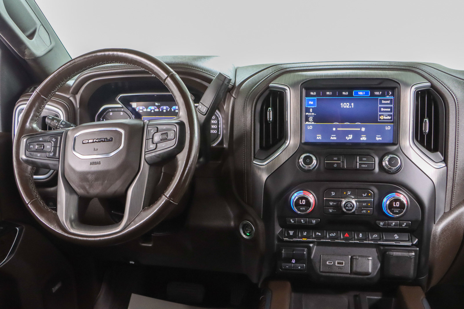 Used 2021 GMC Sierra 2500 Denali w/ Denali Ultimate Package AWD/4WD image 18