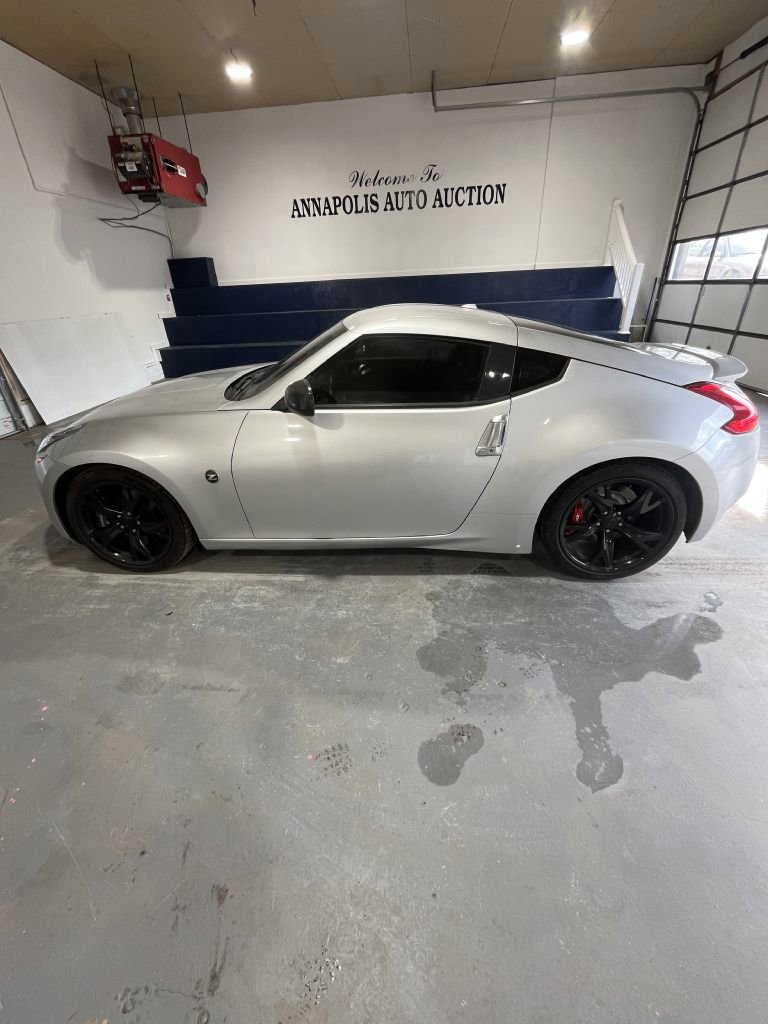 Used 2009 Nissan 370Z Touring w/ Sport Pkg