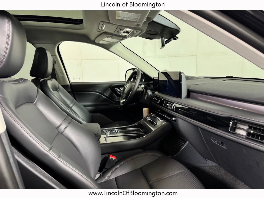 New 2026 Lincoln Aviator AWD w/ Jet Appearance Package image 12