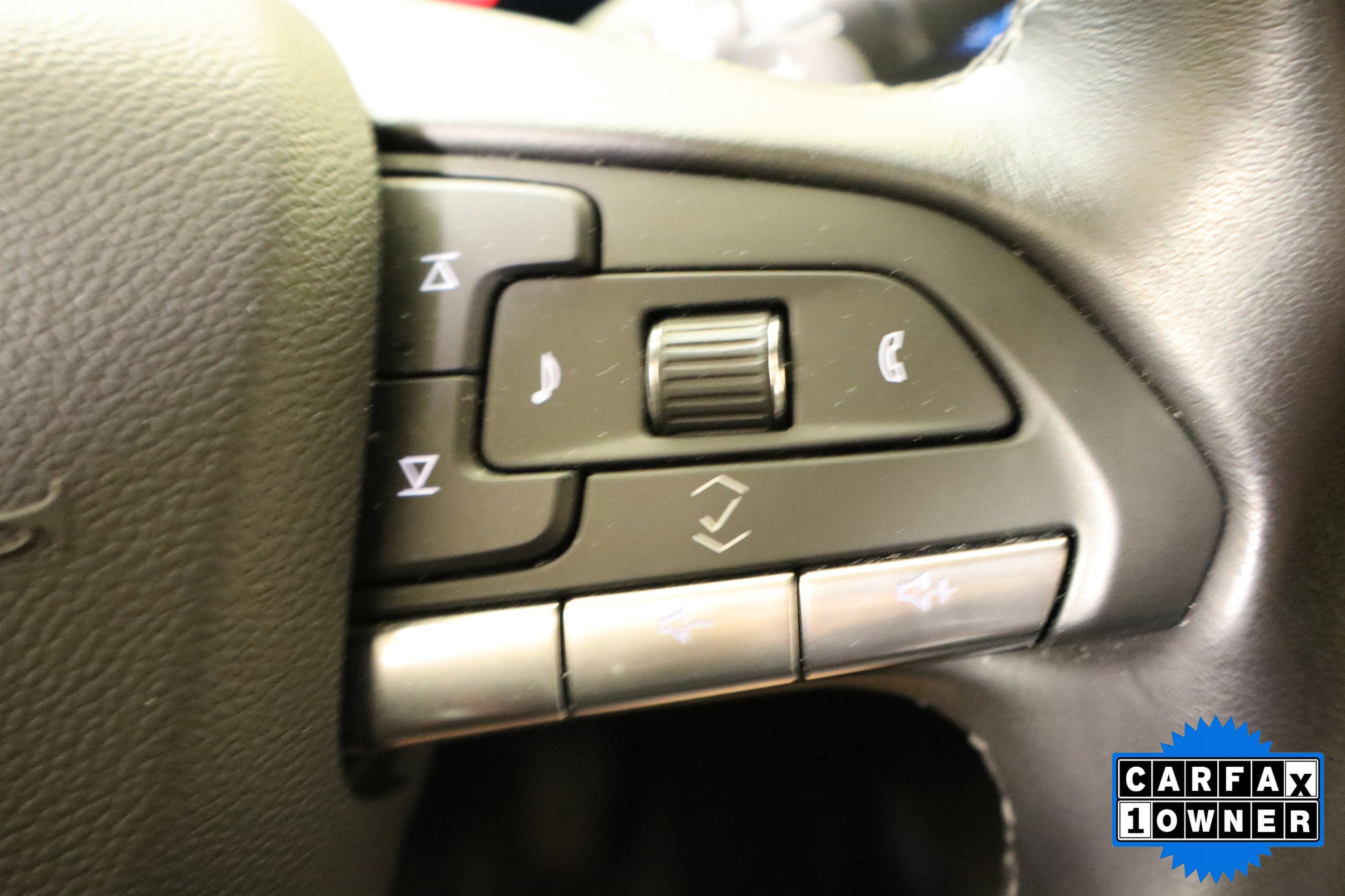 Used 2025 Cadillac XT4 Premium Luxury FWD image 30