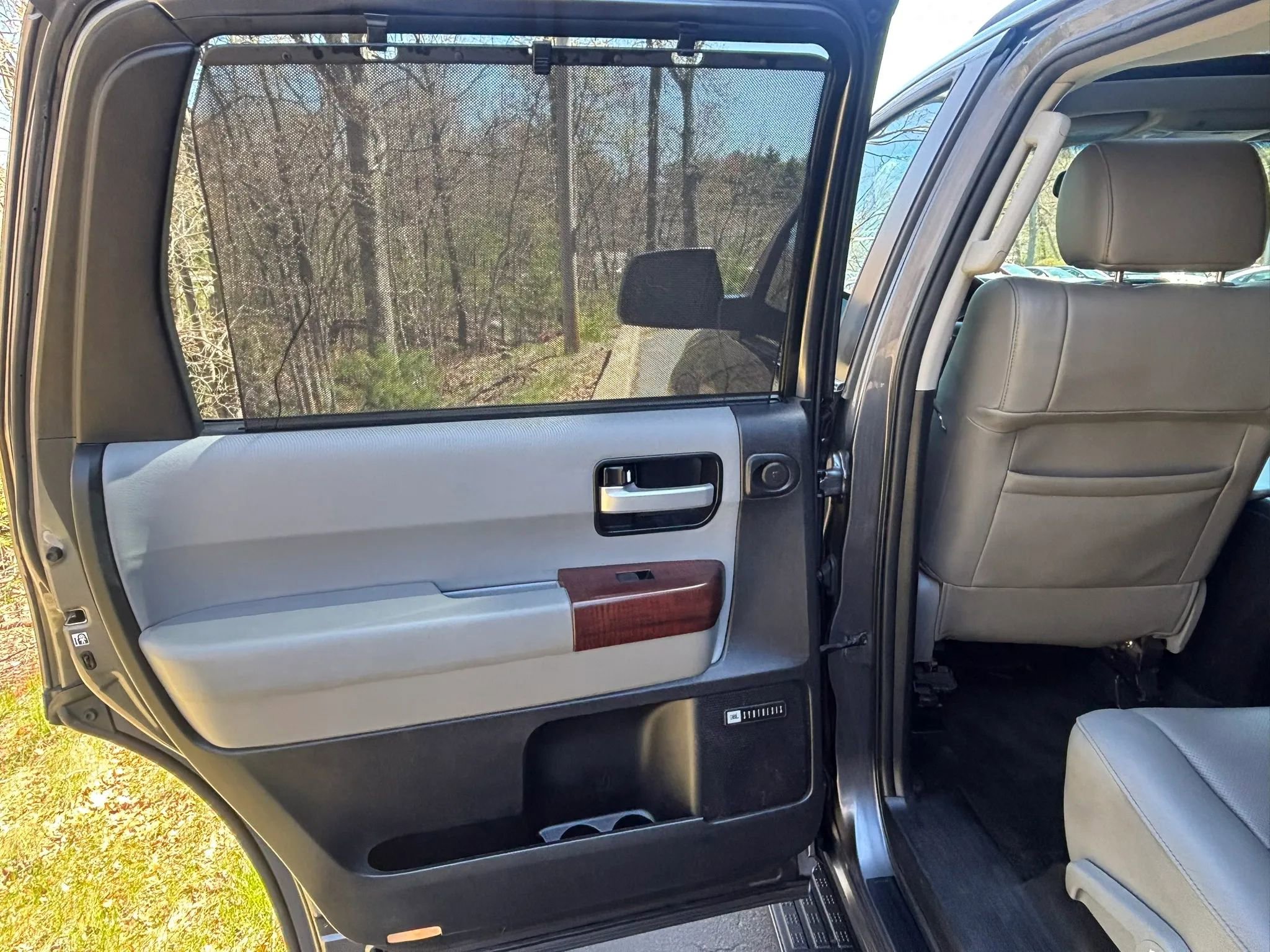 Used 2014 Toyota Sequoia Platinum AWD/4WD image 17