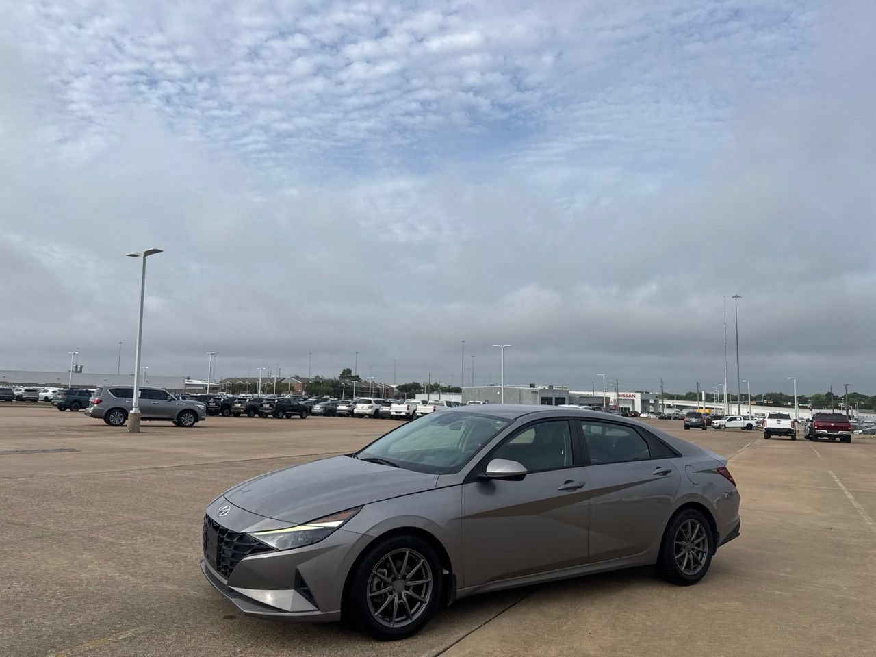 Used 2023 Hyundai Elantra SEL w/ Convenience Package FWD image 10