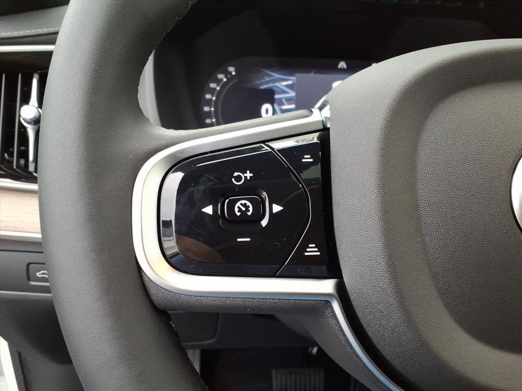 New 2026 Volvo XC90 B5 Core image 23