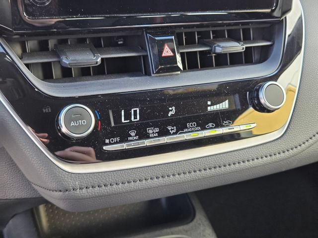 Used 2025 Toyota Corolla SE w/ Convenience Package FWD image 22