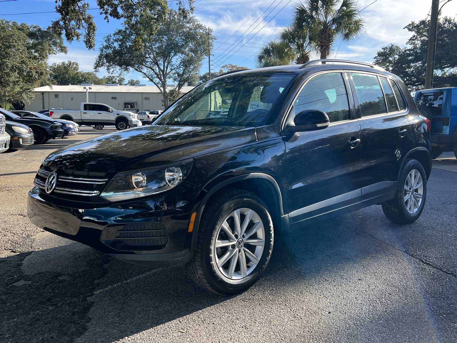 Used 2018 Volkswagen Tiguan Limited image 1