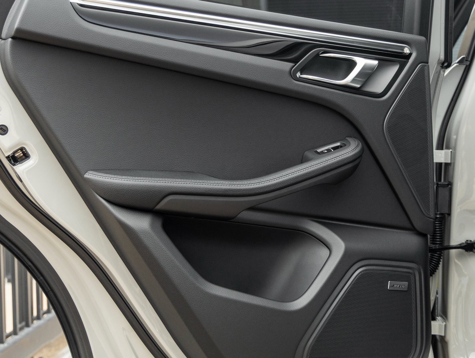 New 2026 Porsche Macan image 32