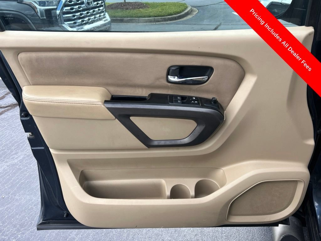 Used 2015 Nissan Titan SV w/ Tow Package RWD image 3
