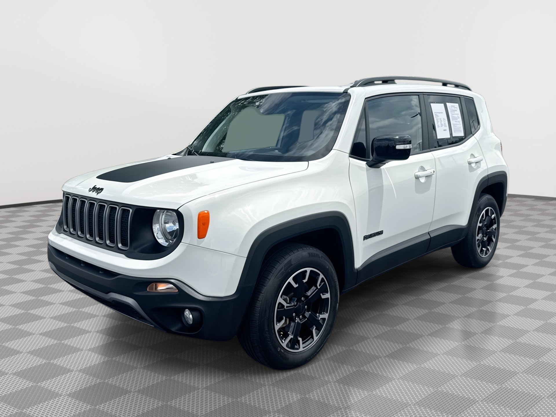 Used 2023 Jeep Renegade Latitude w/ Sun/Sound Group