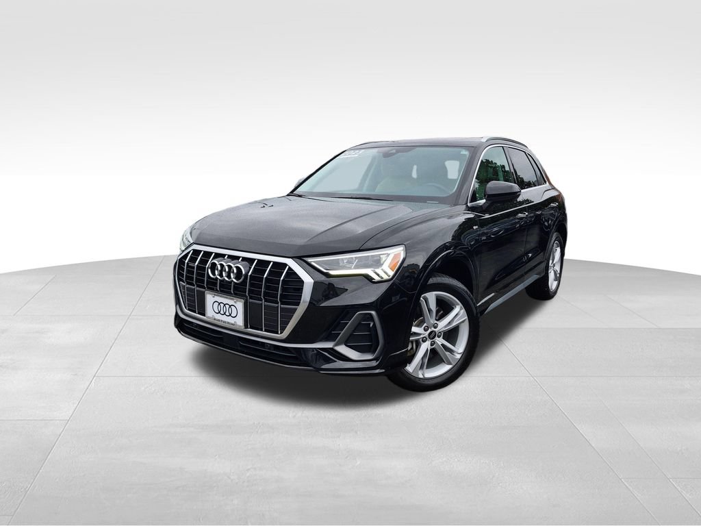 Used 2023 Audi Q3 2.0T Premium Plus w/ Premium Plus Package AWD/4WD image 3