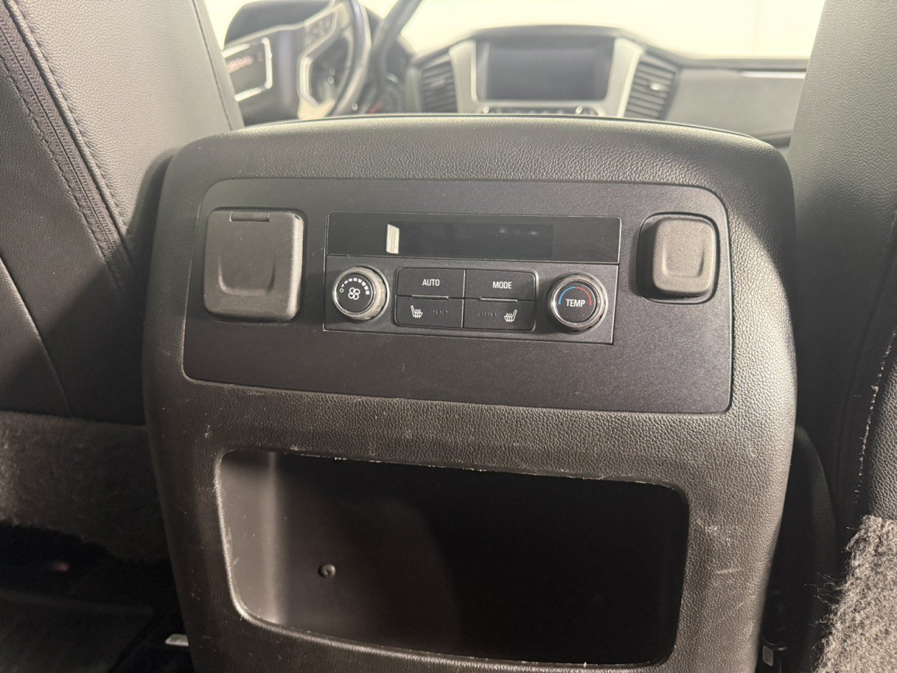 Used 2020 GMC Yukon XL SLT AWD/4WD image 15