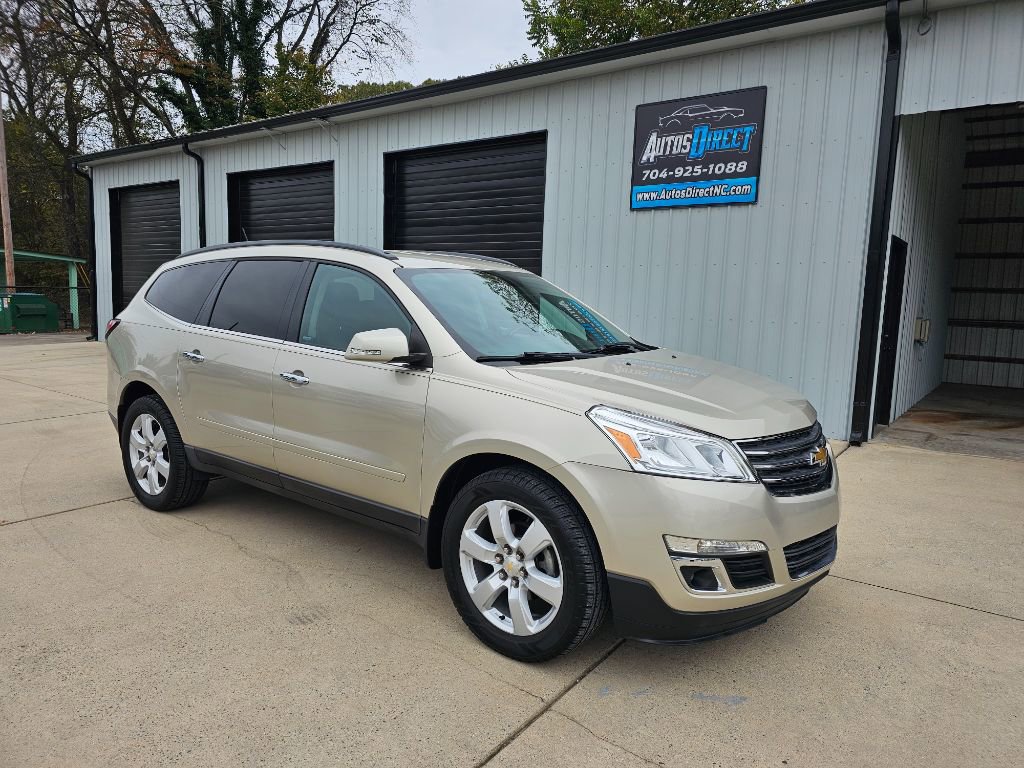 Used 2016 Chevrolet Traverse LT w/ Style and Technology Package image 1