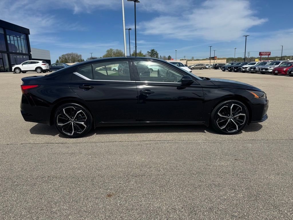 Used 2023 Nissan Altima 2.5 SR FWD image 28
