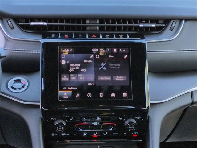 Certified 2024 Jeep Grand Cherokee Altitude image 17