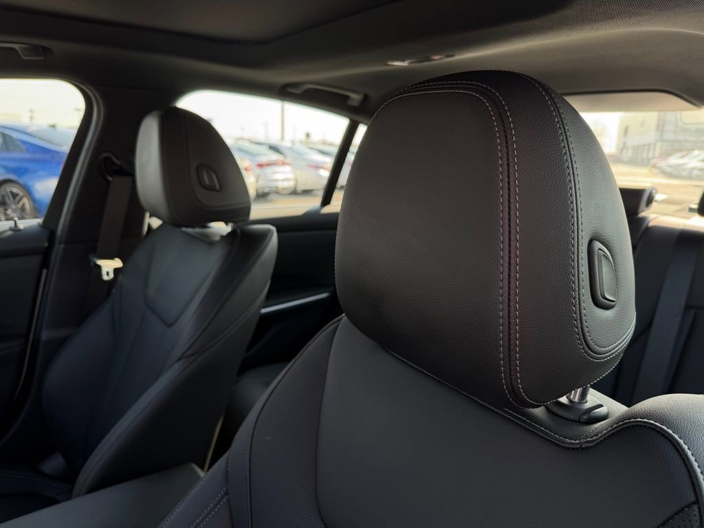 Used 2025 BMW 330i Sedan image 14