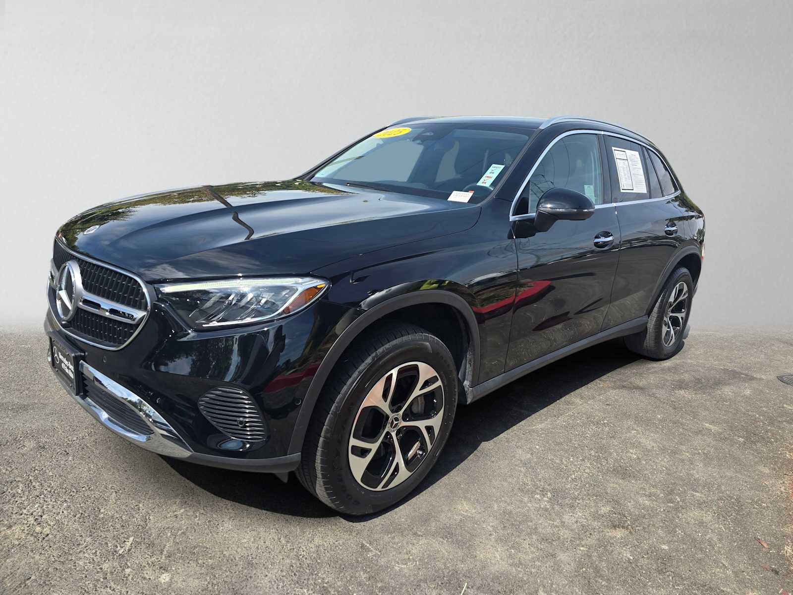 Used 2025 Mercedes-Benz GLC 350e 4MATIC image 7
