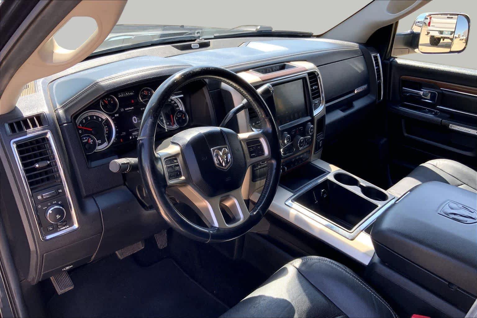 Used 2014 RAM 2500 Laramie w/ Convenience Group AWD/4WD image 18