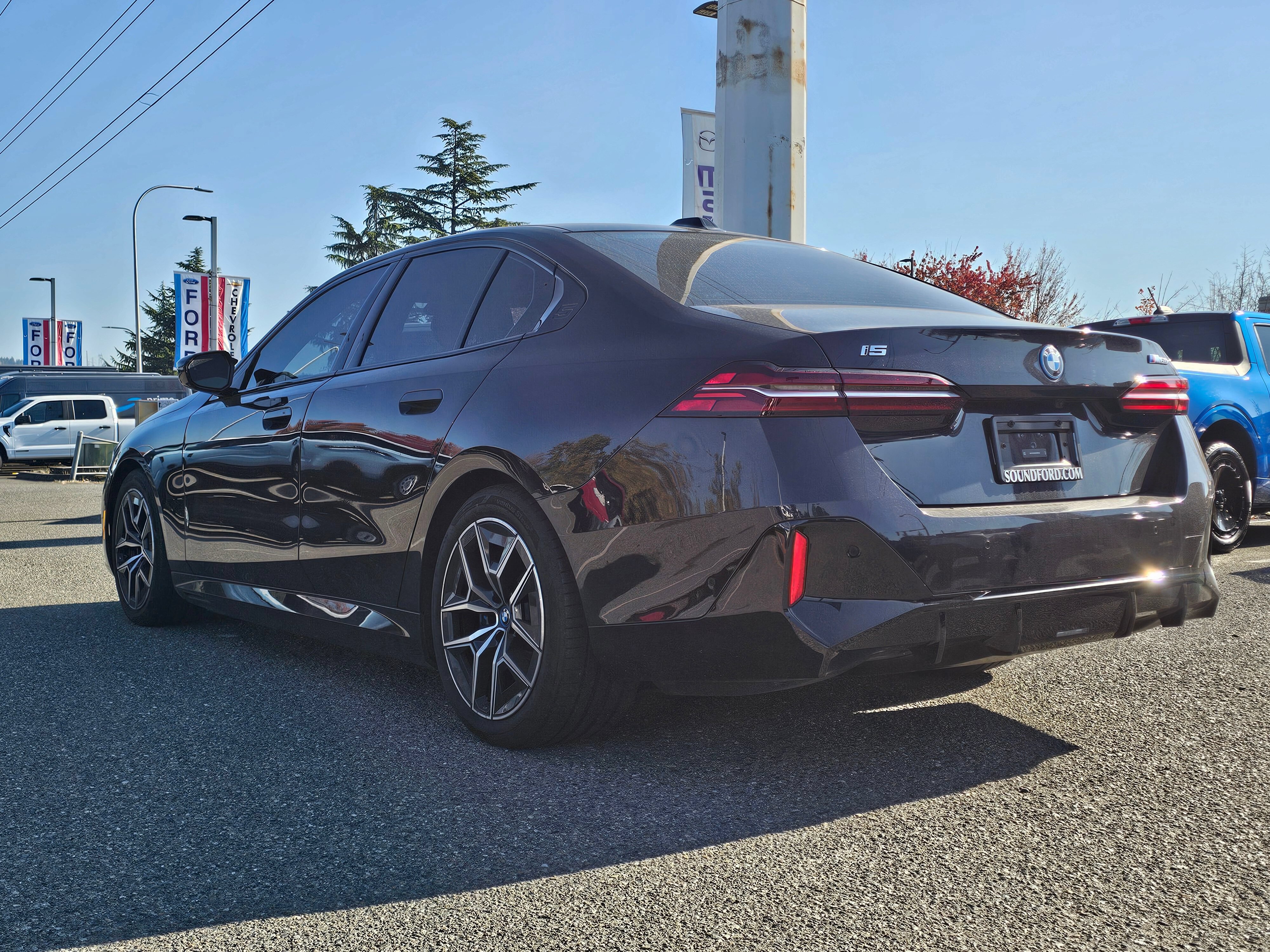 Used 2024 BMW i5 M60 w/ Premium Package AWD/4WD image 4