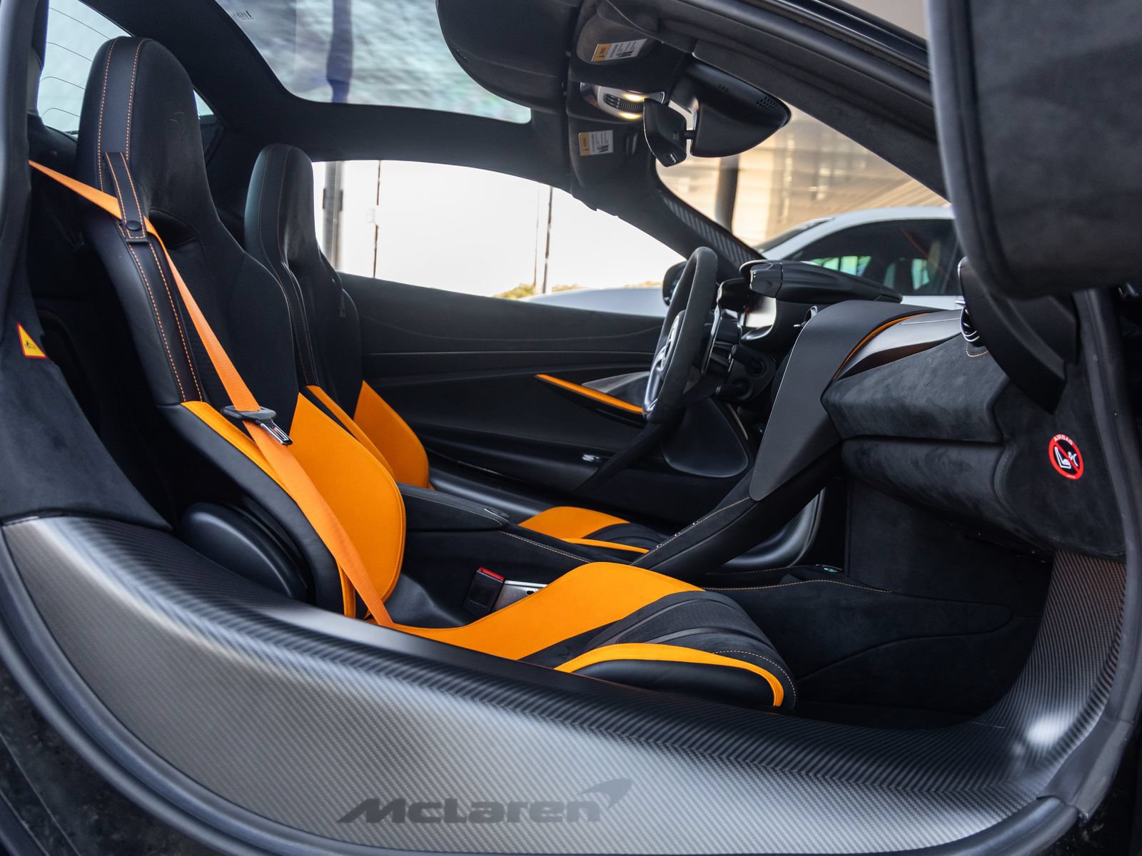 Used 2024 McLaren 750S Spider RWD image 35