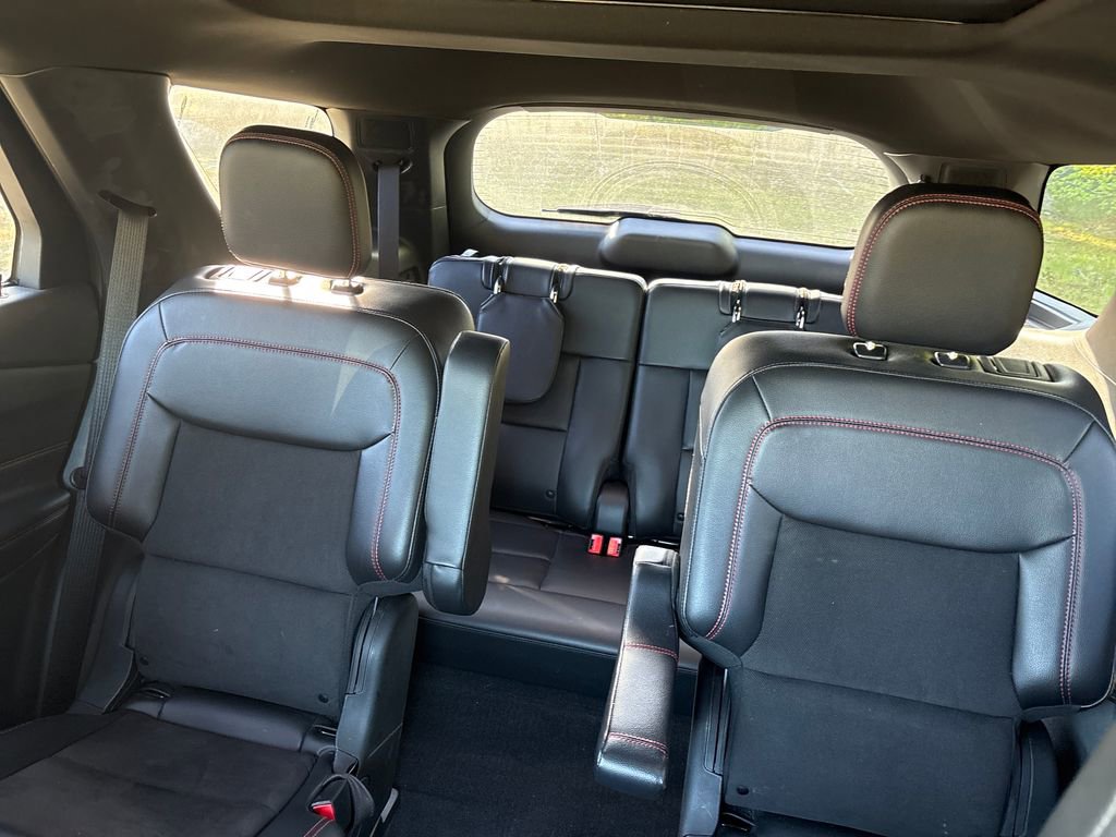 Used 2023 Ford Explorer ST-Line w/ Class IV Trailer Tow Package AWD/4WD image 7