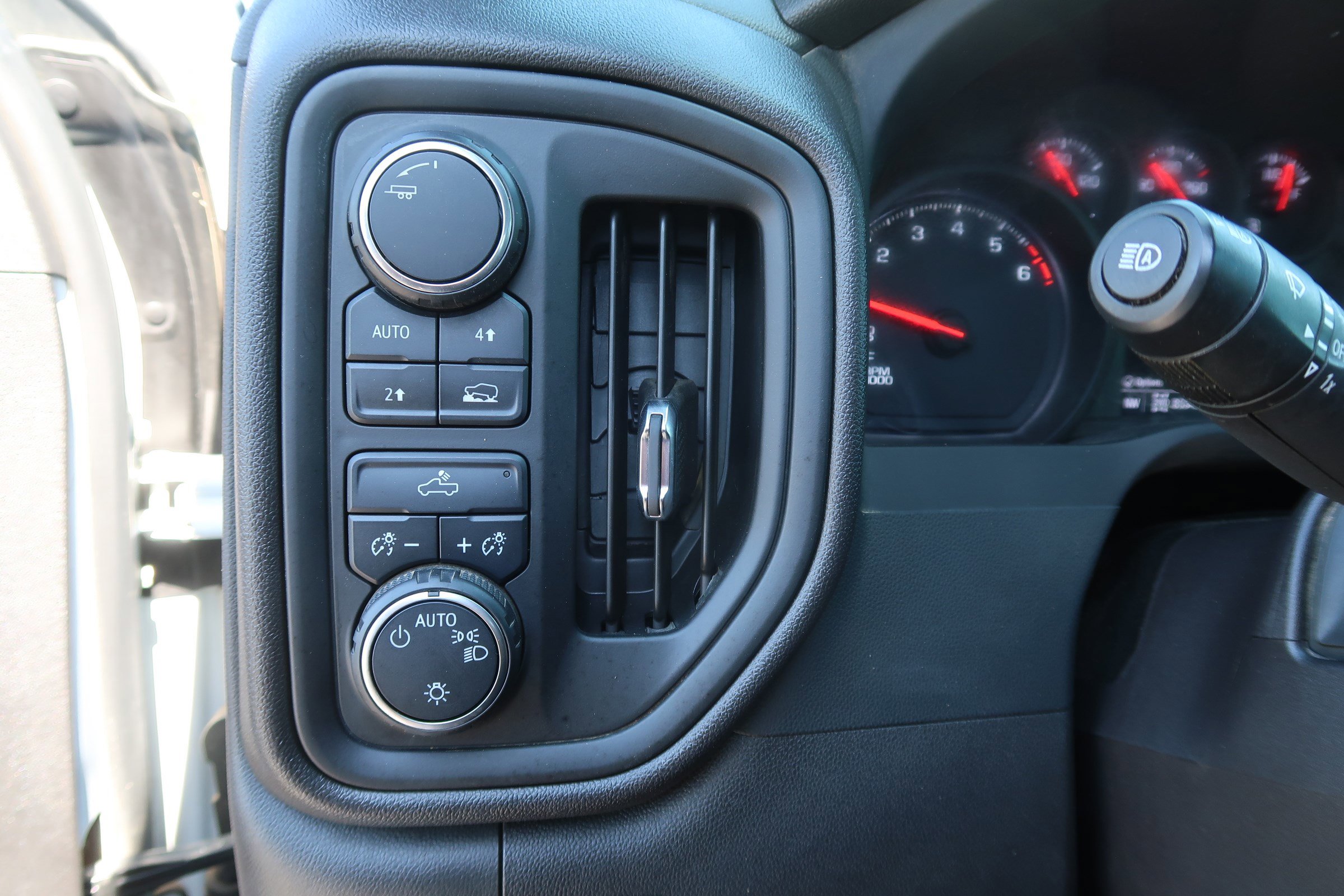Used 2024 Chevrolet Silverado 1500 Custom AWD/4WD image 20