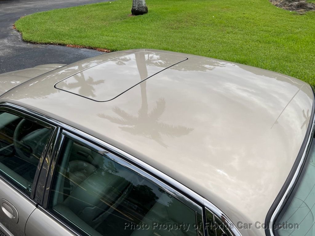 Used 2000 Jaguar XJ8 image 24