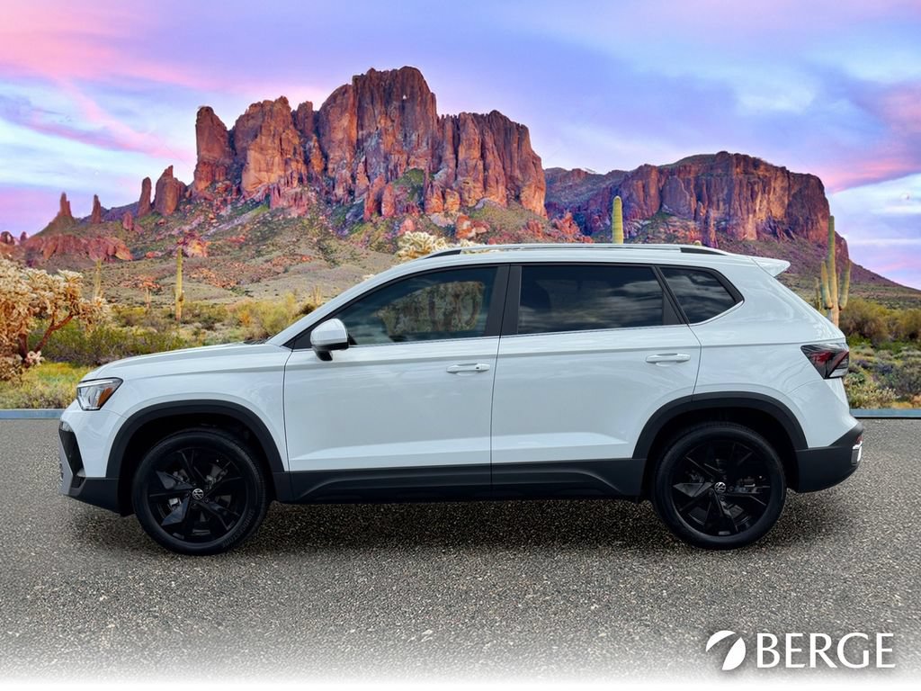 New 2026 Volkswagen Taos SE FWD image 3