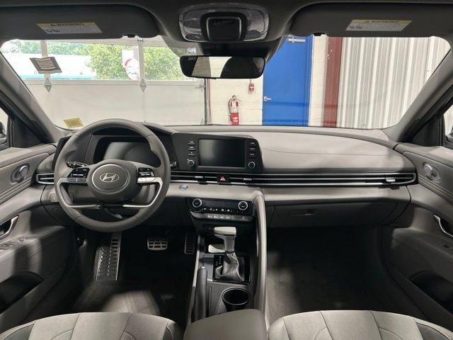 Used 2026 Hyundai Elantra Sport FWD image 15