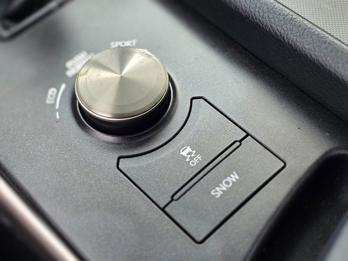Used 2016 Lexus IS 200t image 37