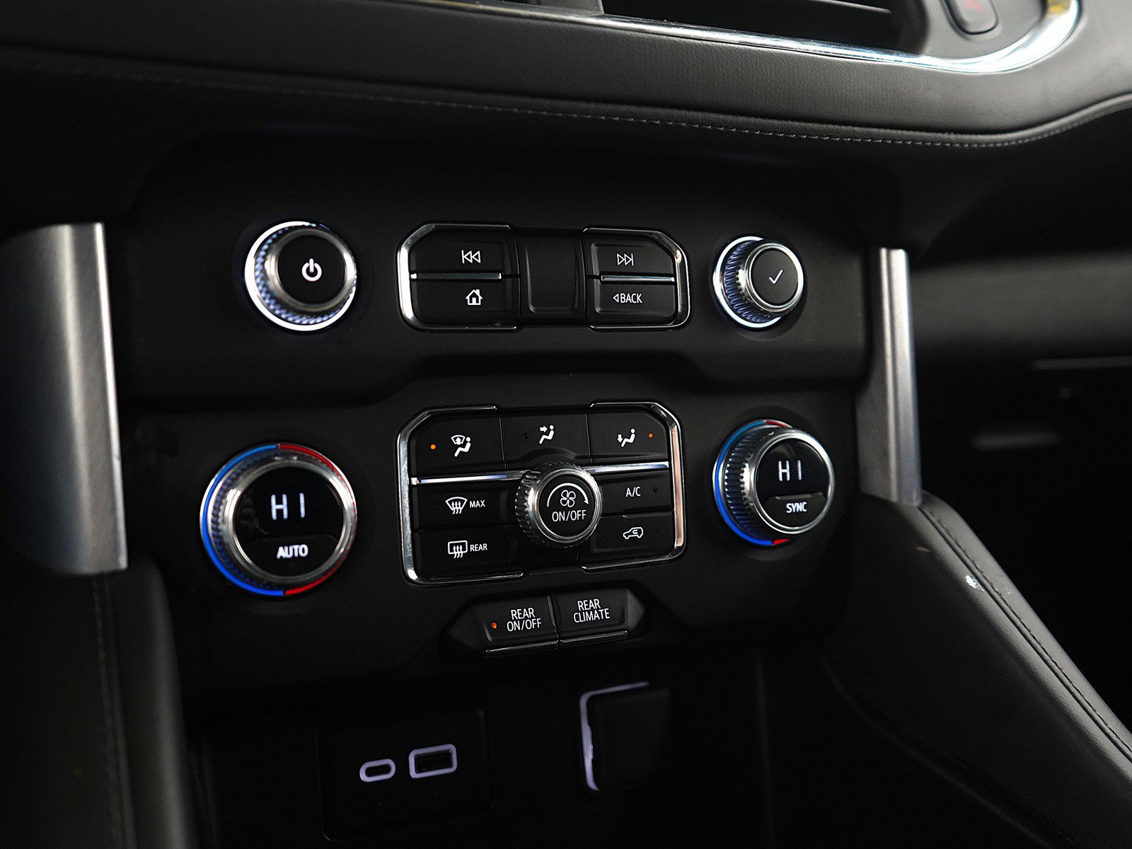 Used 2023 GMC Yukon XL SLE image 25