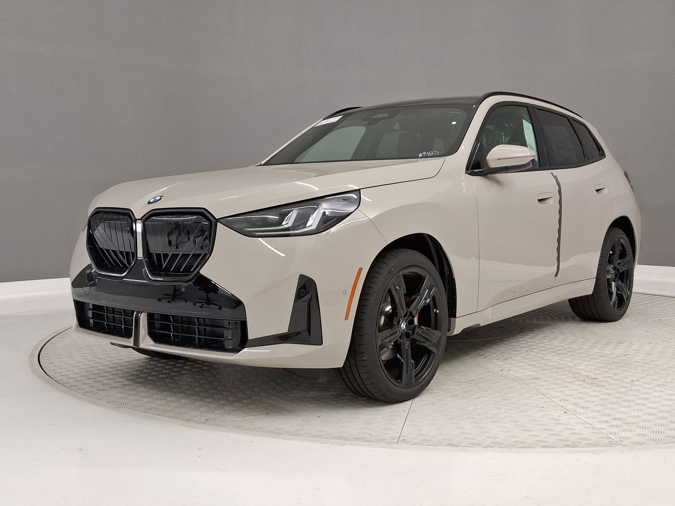 New 2026 BMW 750e xDrive w/ Premium Package AWD/4WD image 32