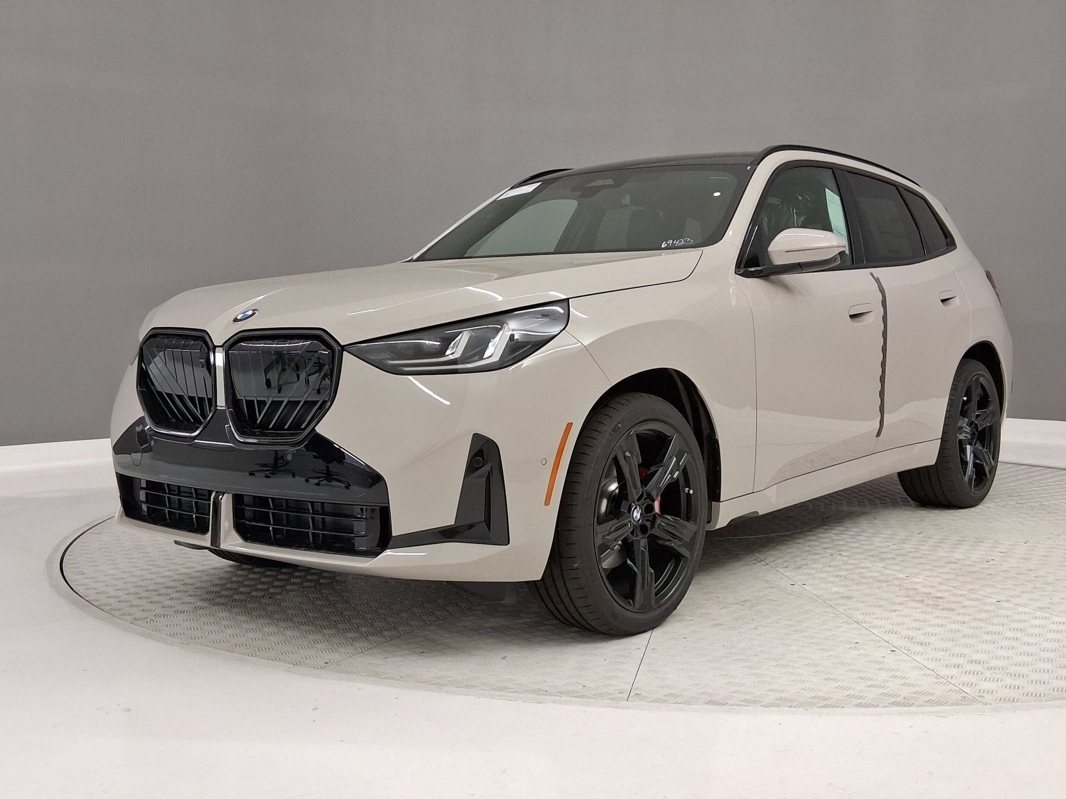 New 2026 BMW 750e xDrive w/ Premium Package AWD/4WD image 32