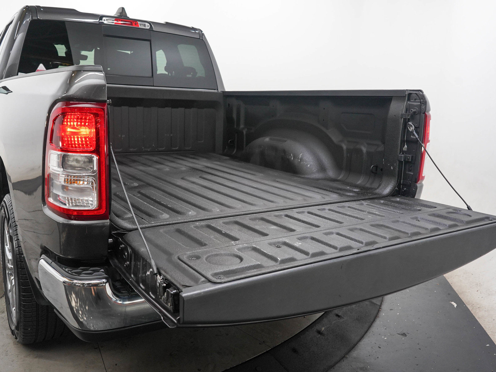 Used 2022 RAM 1500 Big Horn AWD/4WD image 9