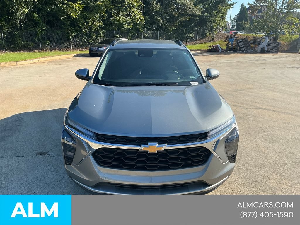 Used 2025 Chevrolet Trax LT FWD image 10