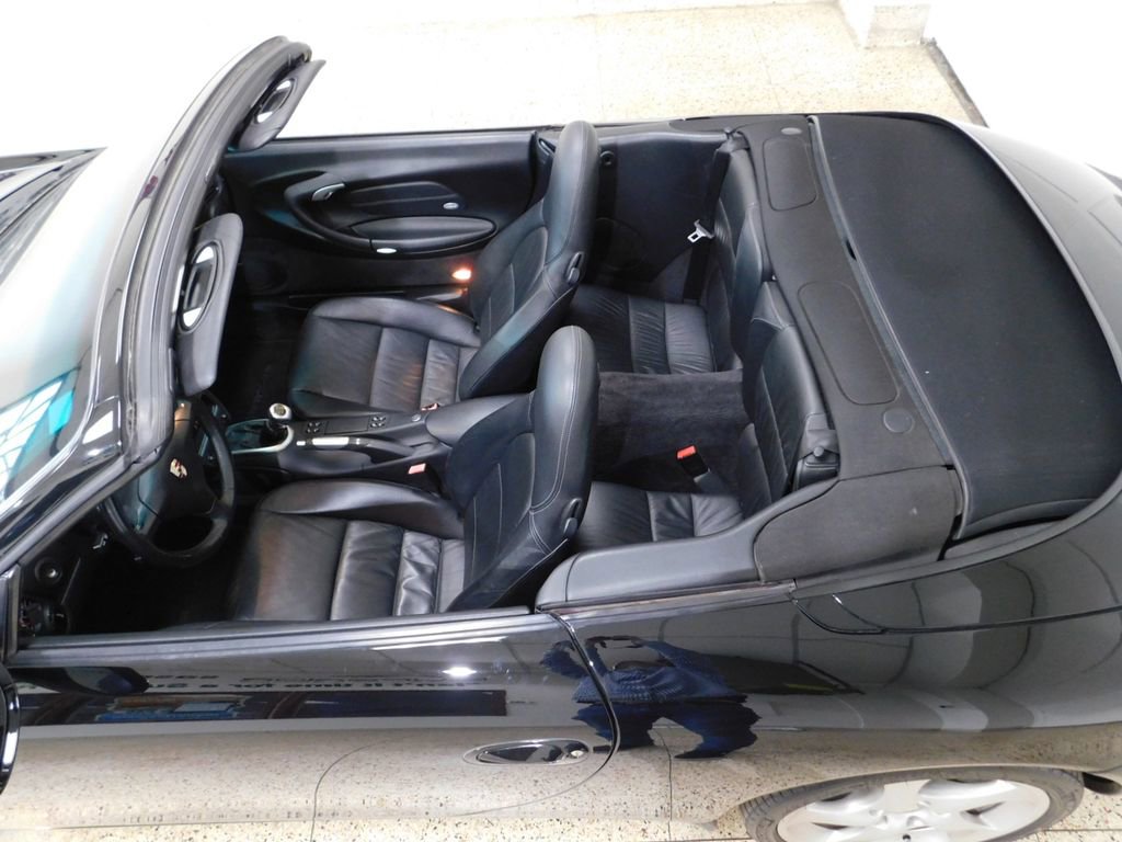 Used 2004 Porsche 911 Carrera RWD image 34