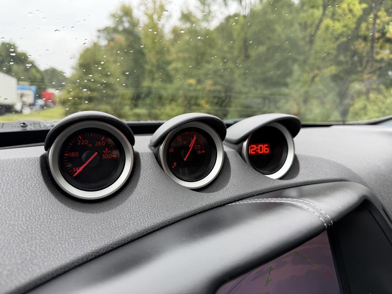 Used 2018 Nissan 370Z Touring image 19