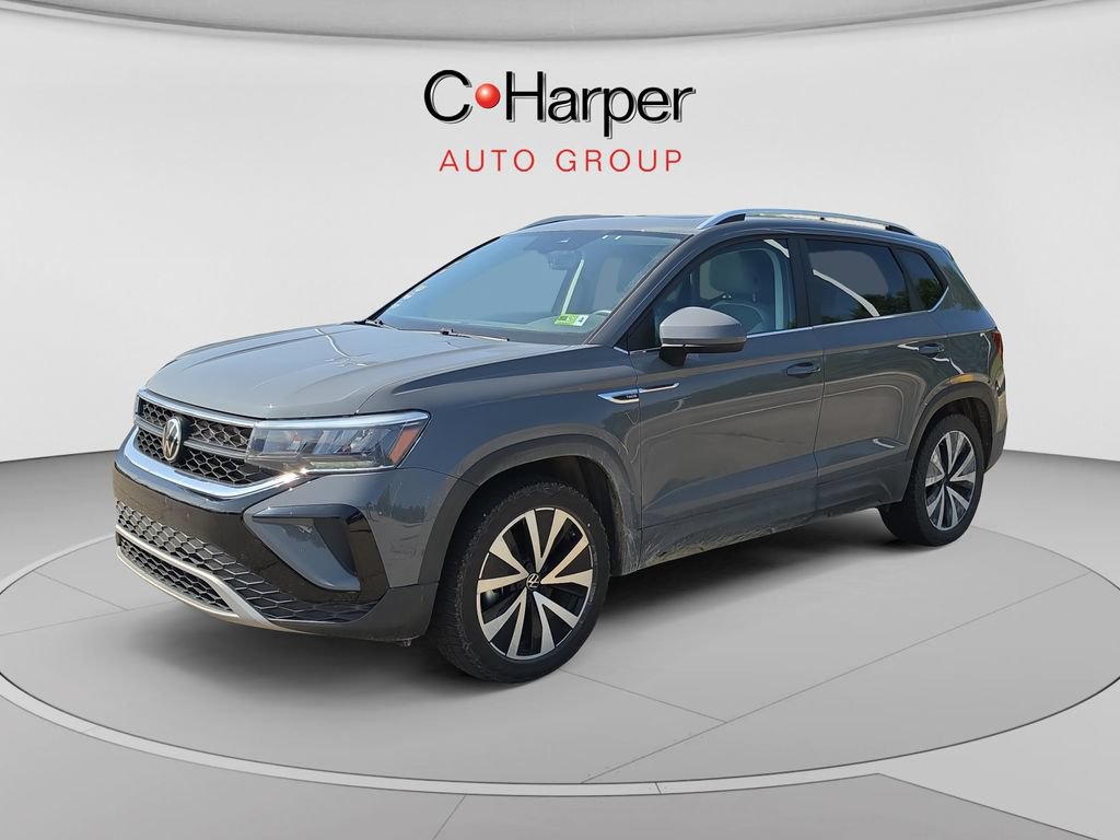Used 2022 Volkswagen Taos SE AWD/4WD image 2