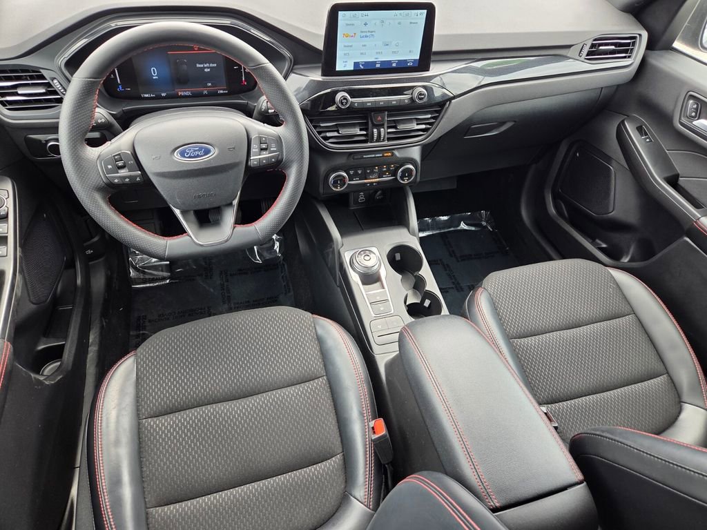 Used 2025 Ford Escape ST-Line image 9