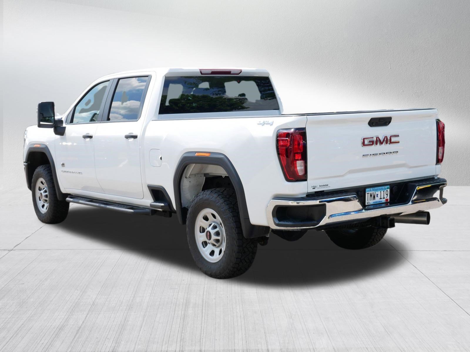 Used 2024 GMC Sierra 2500 Pro w/ Convenience Package AWD/4WD image 5