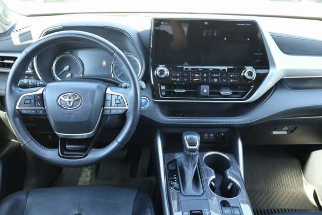 Used 2022 Toyota Highlander Platinum AWD/4WD image 12