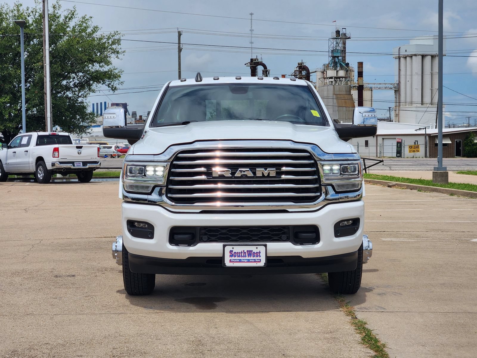 Used 2024 RAM 3500 Limited w/ Towing Technology Group AWD/4WD image 6