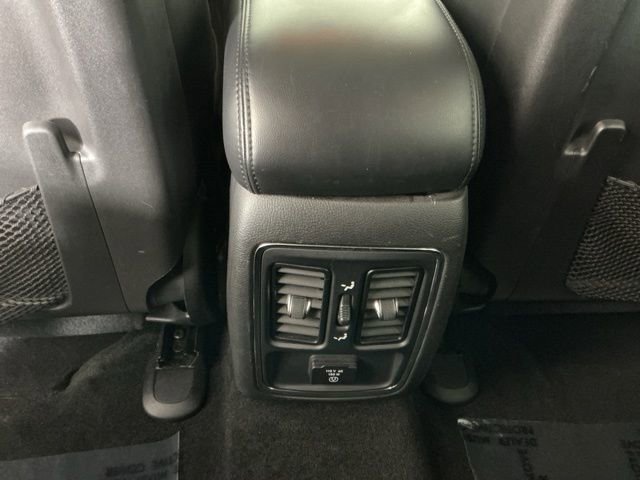 Used 2013 Jeep Grand Cherokee Laredo AWD/4WD image 25