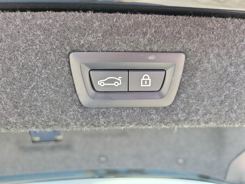 Used 2023 BMW 530e w/ Convenience Package RWD image 9